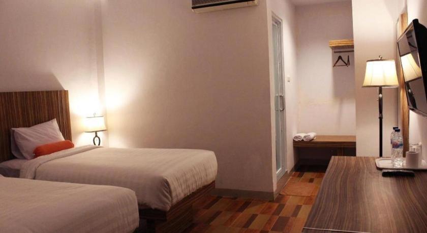 Satria Wisata Hotel Parepare Exterior foto