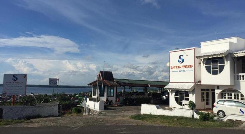 Satria Wisata Hotel Parepare Exterior foto