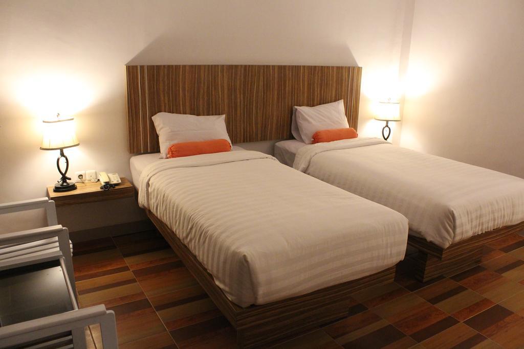 Satria Wisata Hotel Parepare Zimmer foto