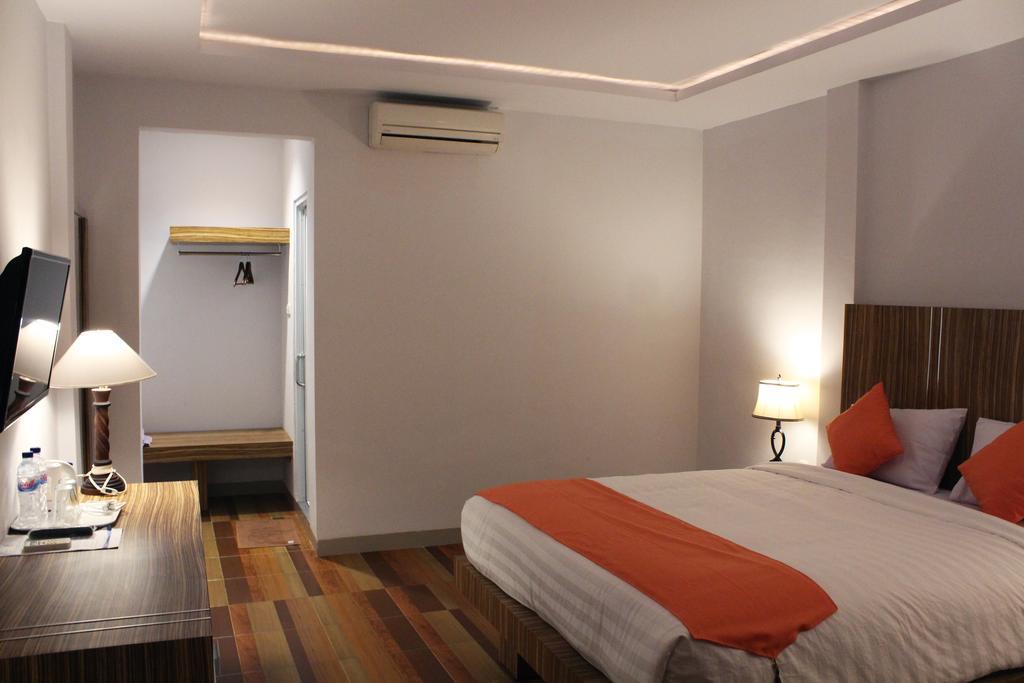 Satria Wisata Hotel Parepare Exterior foto